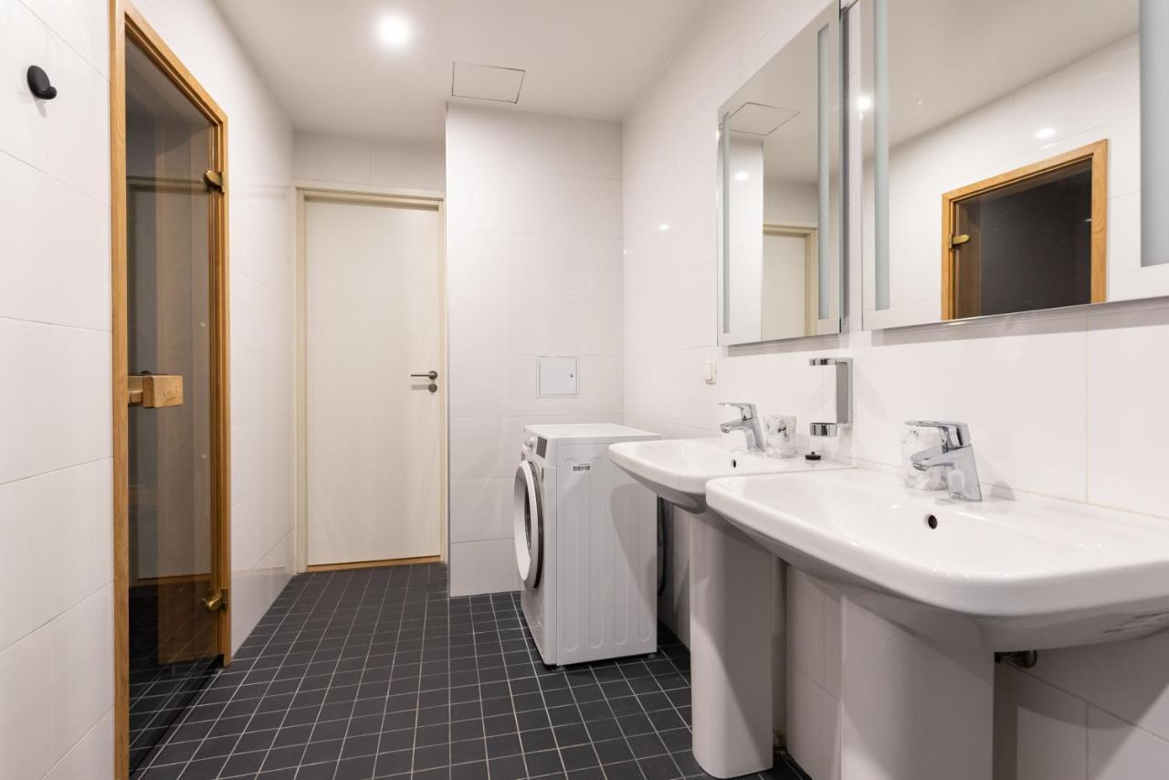 Stylish Apartment With Parking In Telliskivi Tallinn Exterior photo