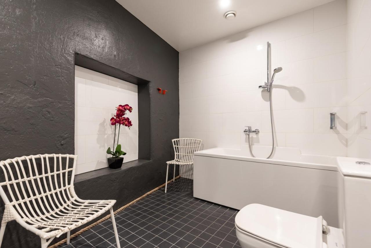 Stylish Apartment With Parking In Telliskivi Tallinn Exterior photo