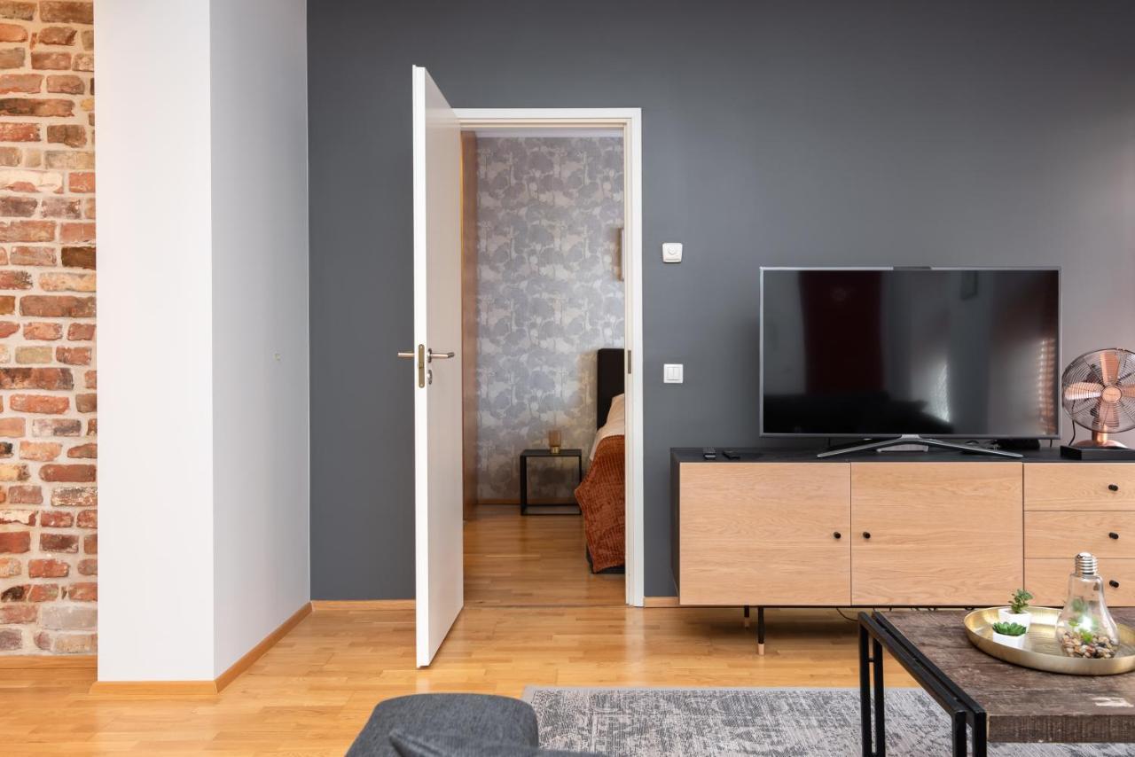 Stylish Apartment With Parking In Telliskivi Tallinn Exterior photo