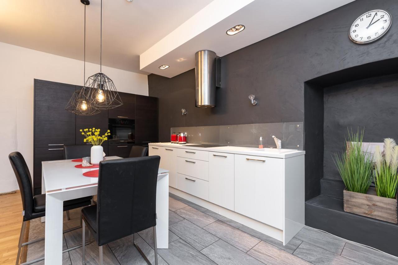 Stylish Apartment With Parking In Telliskivi Tallinn Exterior photo