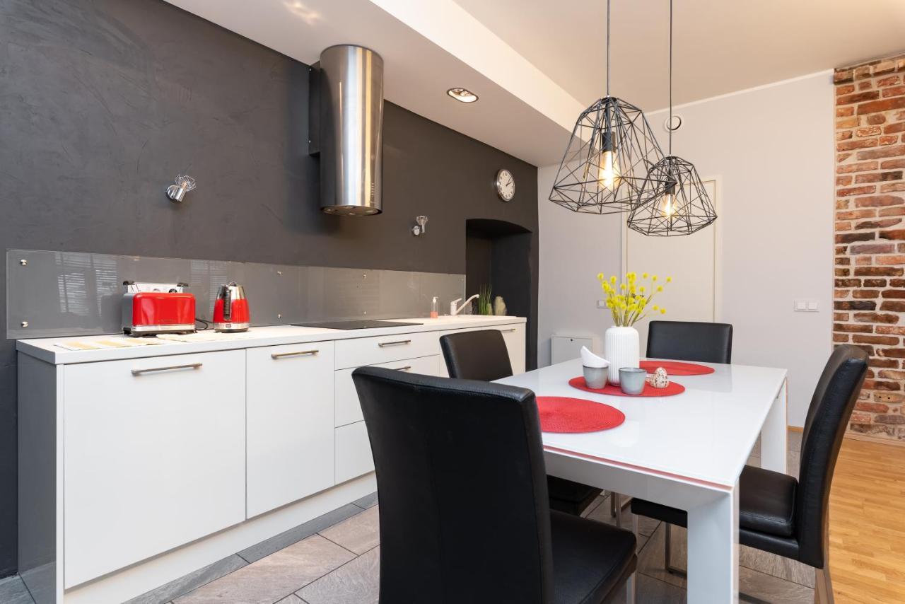 Stylish Apartment With Parking In Telliskivi Tallinn Exterior photo